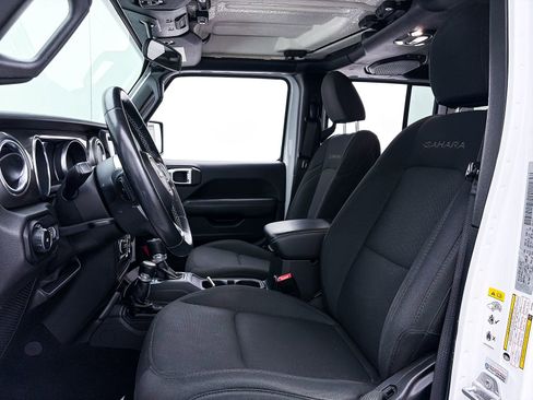 Used 2019 Jeep Wrangler Unlimited Sahara AWD/4WD image 16