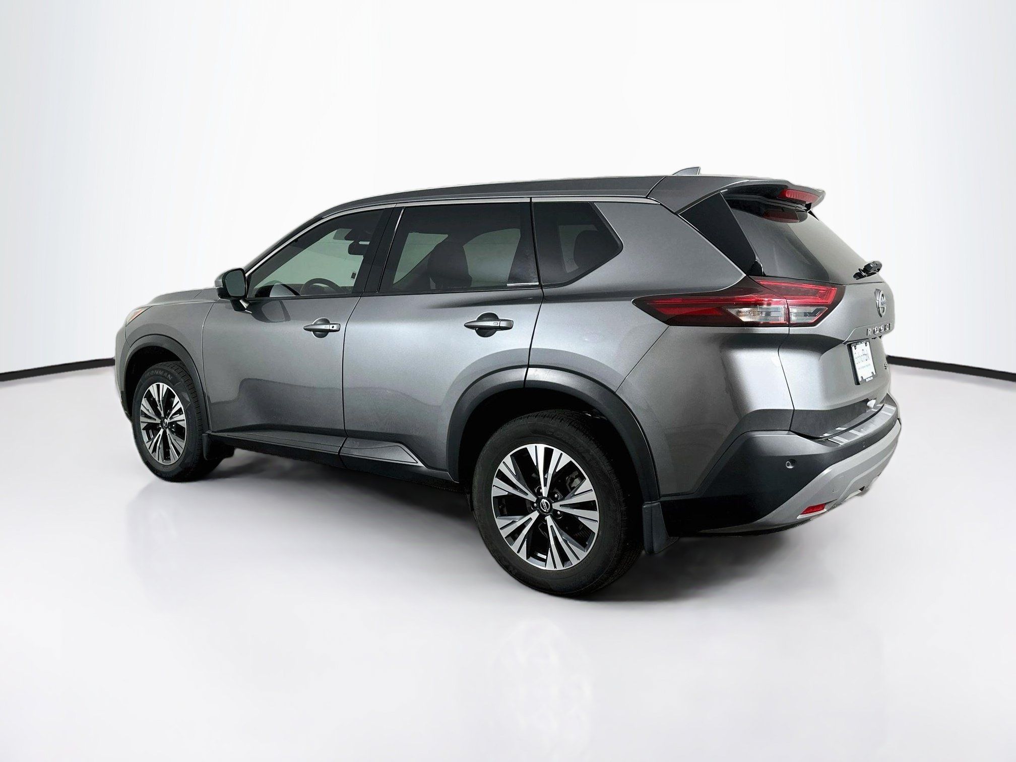 Used 2021 Nissan Rogue SV FWD image 5