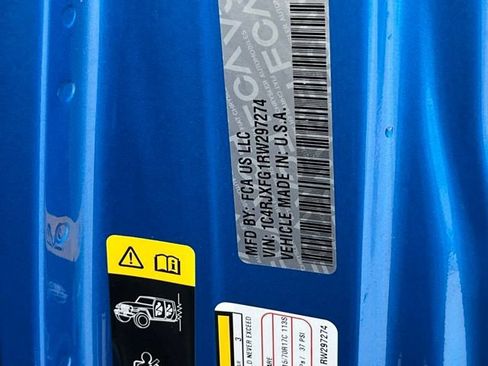 Certified 2024 Jeep Wrangler Unlimited Rubicon AWD/4WD image 38