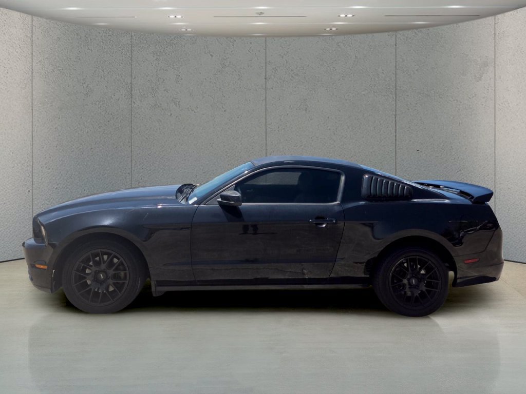 Used 2014 Ford Mustang Premium RWD image 2