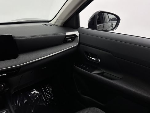 Used 2025 Nissan Kicks SV w/ Charging Package FWD image 27