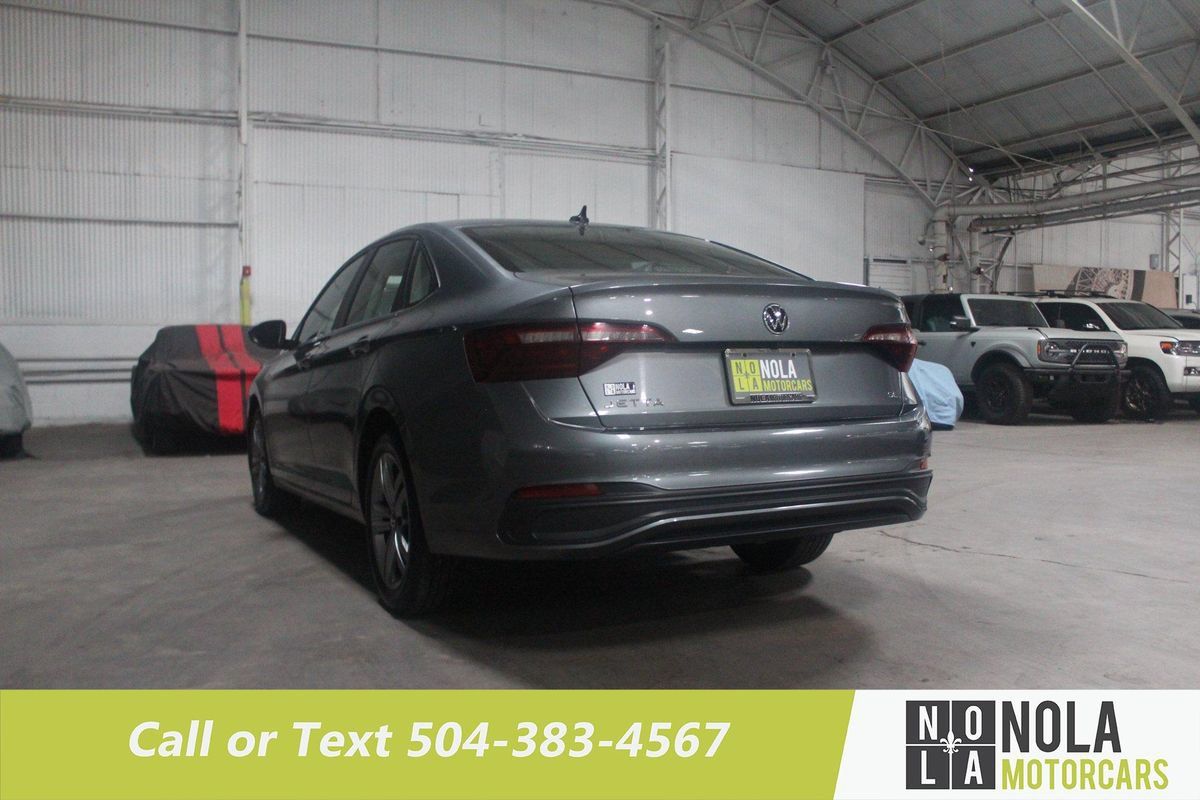 Used 2024 Volkswagen Jetta SE FWD image 15