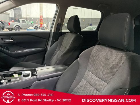 Certified 2025 Nissan Rogue SV AWD/4WD image 13