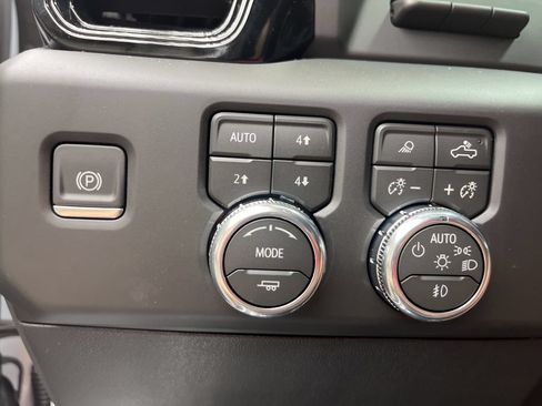 New 2026 GMC Sierra 2500 AT4 w/ AT4 Premium Plus Package AWD/4WD image 12