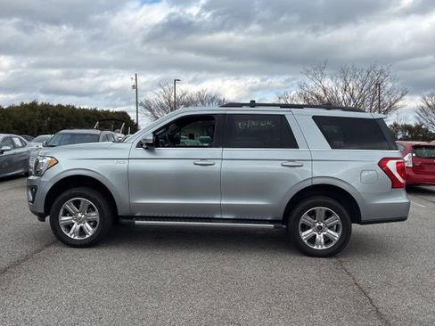 Used 2020 Ford Expedition XLT w/ Equipment Group 202A image 4