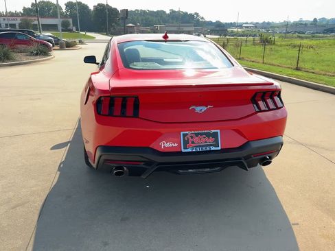 Used 2024 Ford Mustang Premium RWD image 8