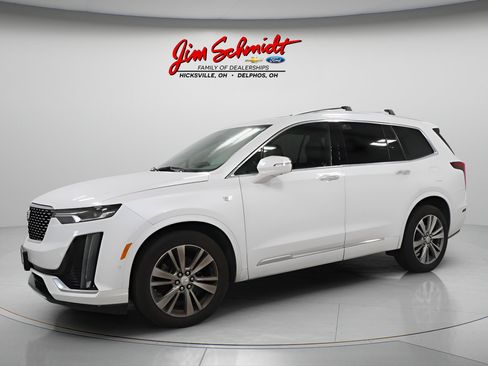 Used 2024 Cadillac XT6 Premium Luxury w/ Technology Package AWD/4WD image 2