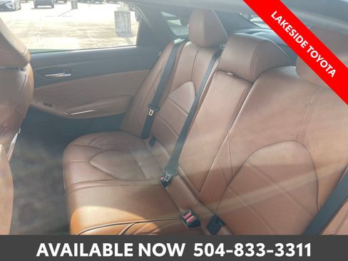 Used 2020 Toyota Avalon Limited FWD image 19