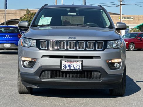 Used 2018 Jeep Compass Latitude w/ Trailer Tow Group image 9
