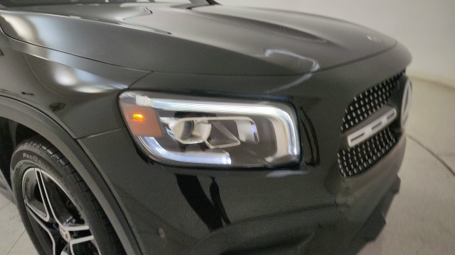 Used 2023 Mercedes-Benz GLB 250 w/ AMG Line image 23