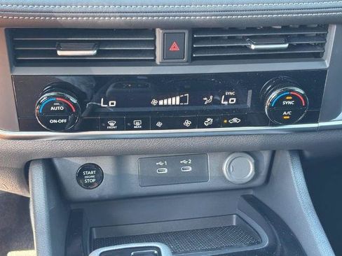 Certified 2026 Nissan Rogue SV FWD image 17