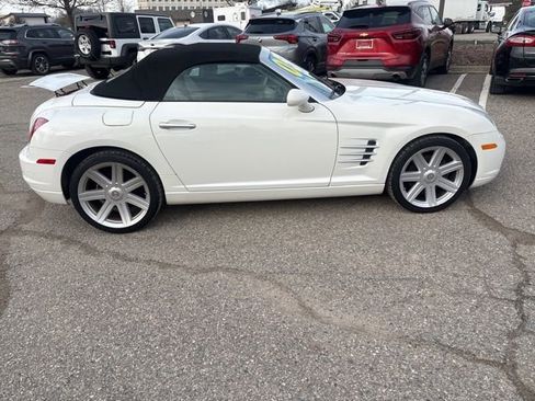 Used 2005 Chrysler Crossfire Limited image 2