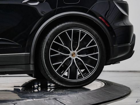 Used 2025 Porsche Macan 4 Electric AWD/4WD image 97