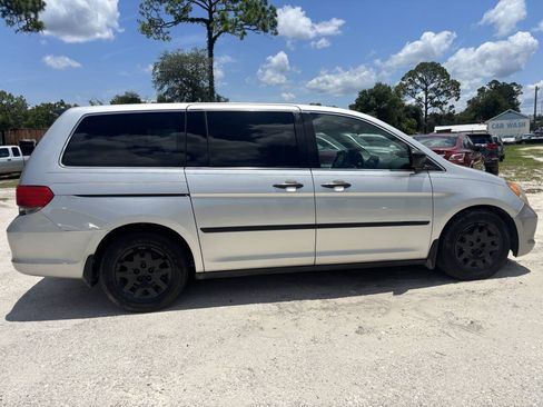 Used 2009 Honda Odyssey LX image 2