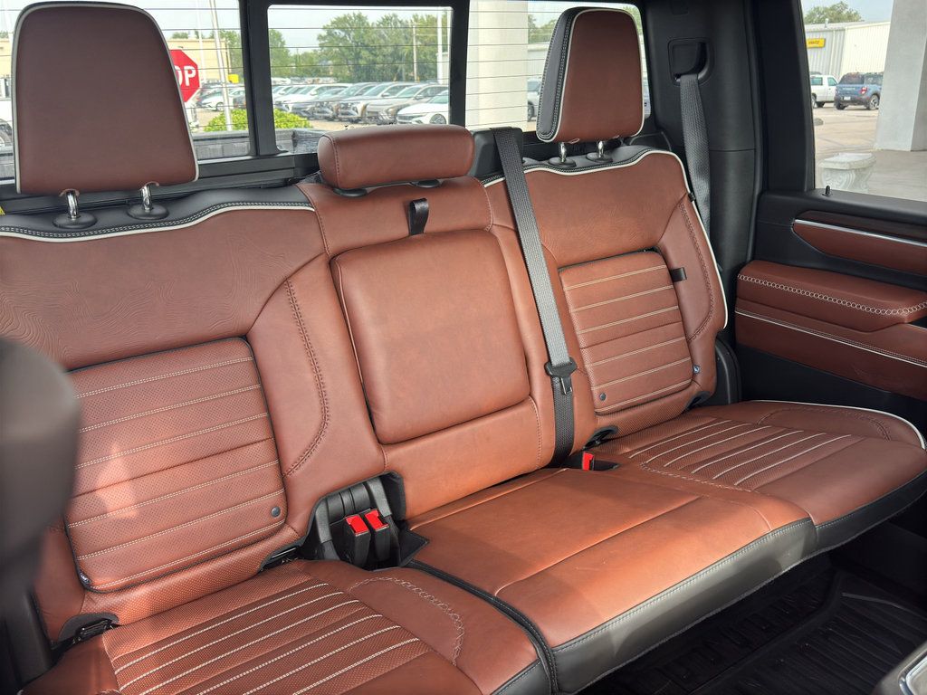 Used 2026 GMC Sierra 2500 Denali Ultimate w/ LPO, Black Badging Package AWD/4WD image 39