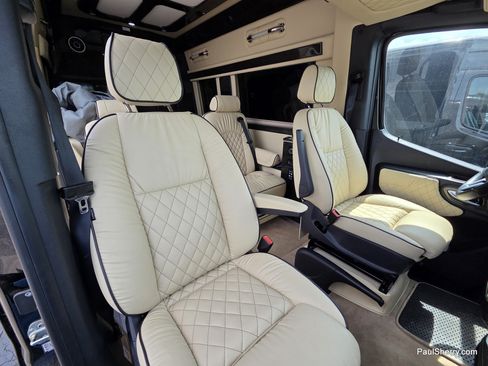 Used 2020 Mercedes-Benz Sprinter 2500 image 20