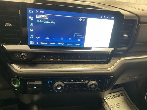 Used 2022 Chevrolet Silverado 1500 LTZ AWD/4WD image 18