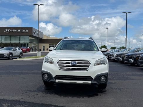 Used 2017 Subaru Outback 2.5i Limited AWD/4WD image 2