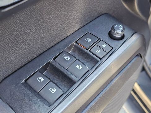 Used 2021 Toyota Tacoma TRD Sport AWD/4WD image 31