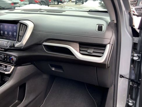 Used 2023 GMC Terrain SLT image 18