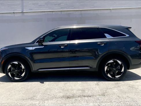 Used 2025 Kia Sorento SX Prestige AWD/4WD image 3