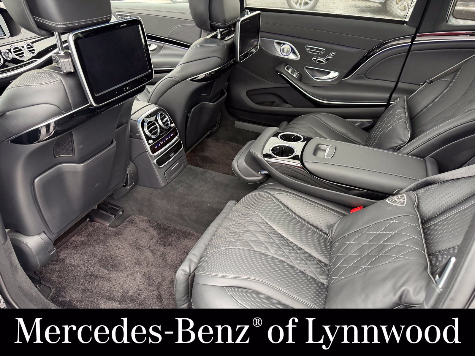 Used 2017 Mercedes-Benz Maybach S 550 4MATIC image 16