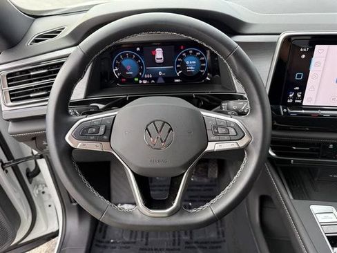 Certified 2025 Volkswagen Atlas Cross Sport SE image 20