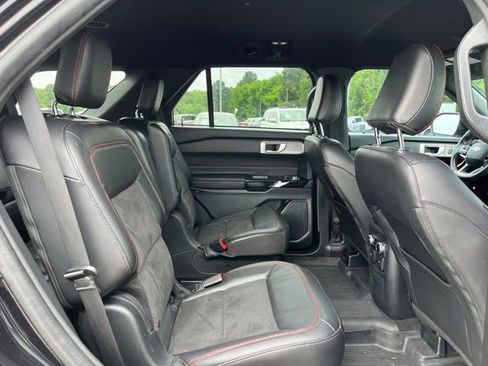 Used 2023 Ford Explorer ST-Line w/ Class IV Trailer Tow Package AWD/4WD image 10