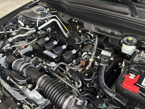 Used 2018 Honda Accord Touring image 32