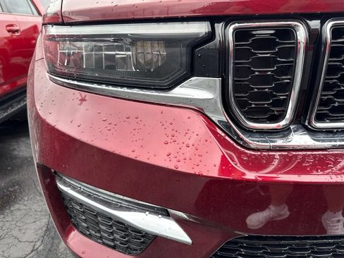 Used 2023 Jeep Grand Cherokee Limited AWD/4WD image 8