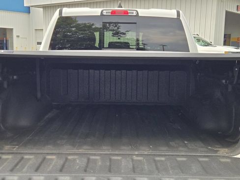 Used 2019 RAM 1500 Laramie RWD image 11