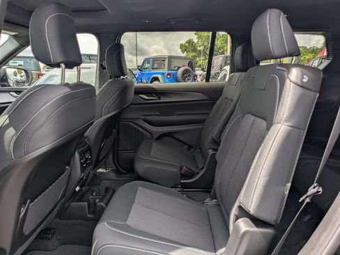 New 2026 Jeep Grand Cherokee L 2WD image 15