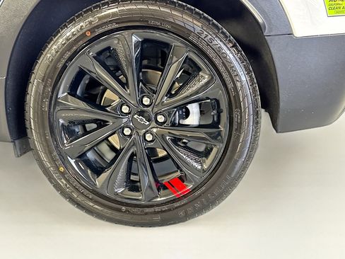 Used 2023 Chevrolet Bolt EUV LT w/ Convenience Package image 29