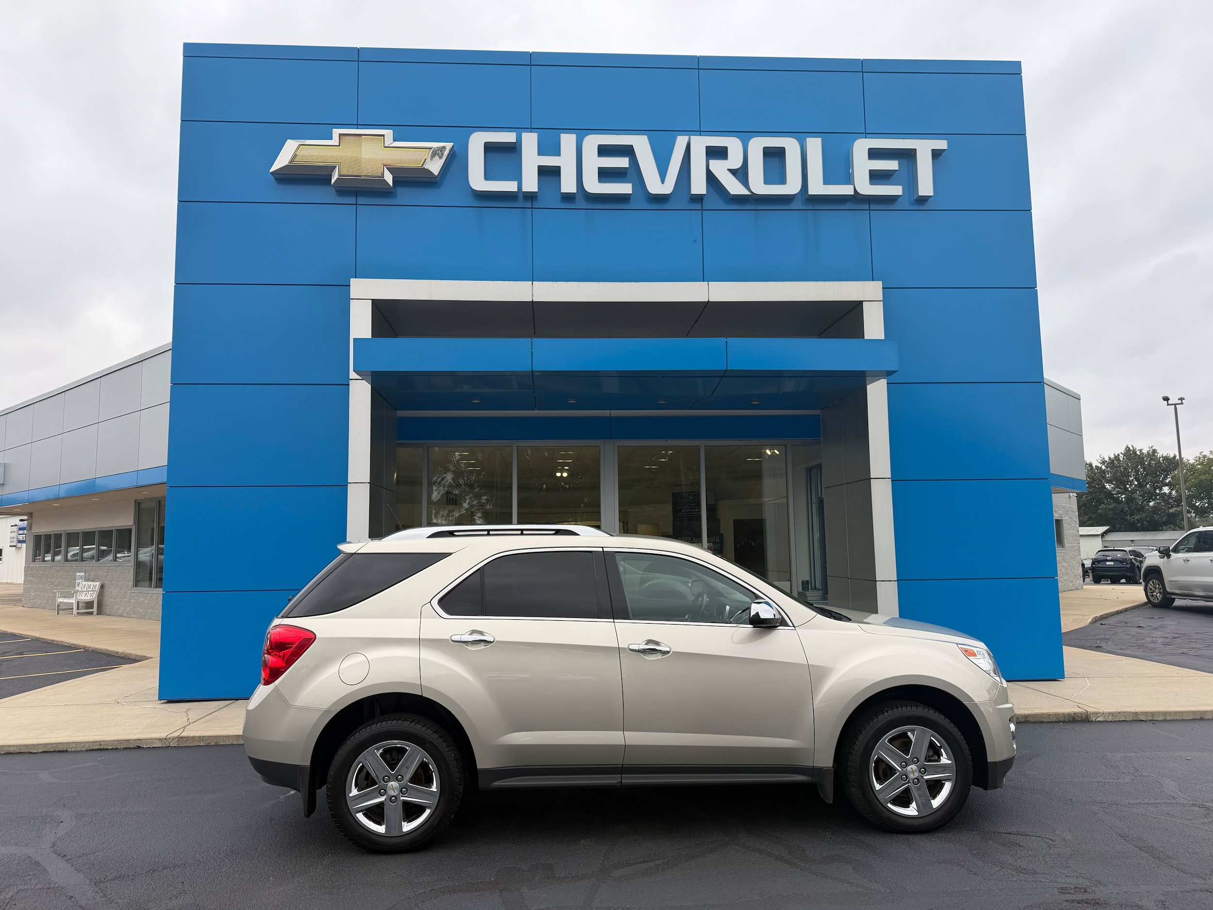 Used 2015 Chevrolet Equinox LTZ FWD image 1