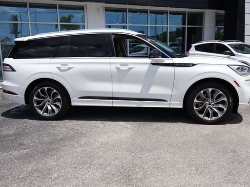 Used 2023 Lincoln Aviator Grand Touring w/ Equipment Group 301A AWD/4WD image 8