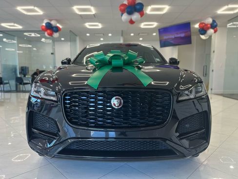 Used 2022 Jaguar F-PACE S image 2