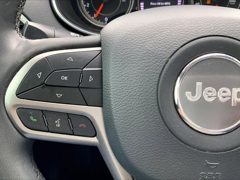 Used 2021 Jeep Cherokee Latitude Plus FWD image 24