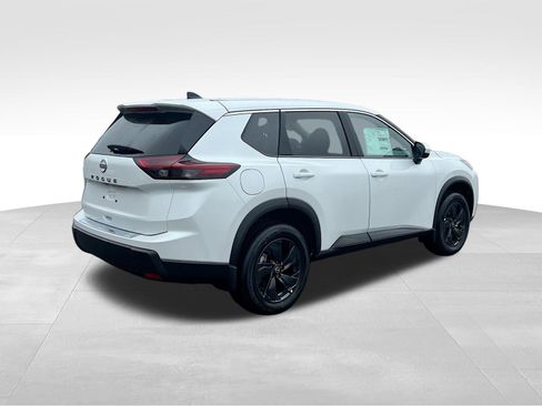 New 2026 Nissan Rogue SV FWD image 7