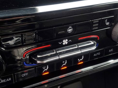 Used 2024 Jeep Grand Cherokee Altitude image 25