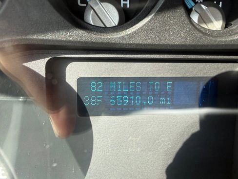 Used 2016 Ford F550 2WD Regular Cab Super Duty image 10