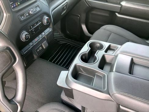 Used 2024 Chevrolet Silverado 2500 Custom image 16