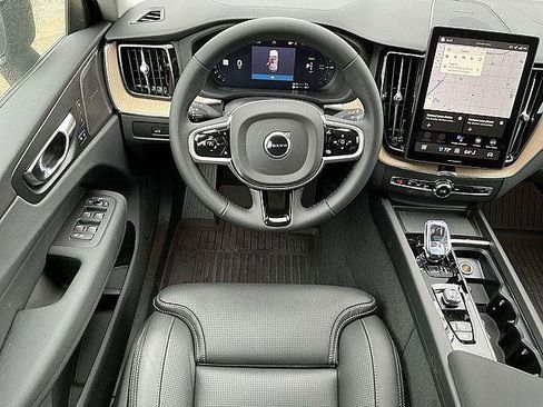 New 2026 Volvo XC60 T8 Ultra w/ Protection Package Premier AWD/4WD image 5