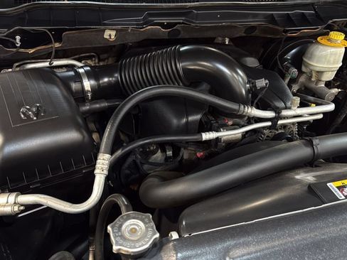 Used 2016 RAM 1500 Classic SLT AWD/4WD image 33