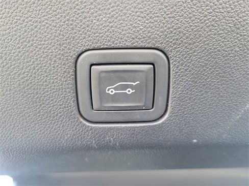 Used 2024 Cadillac Escalade Sport w/ LPO, ONYX Package image 31