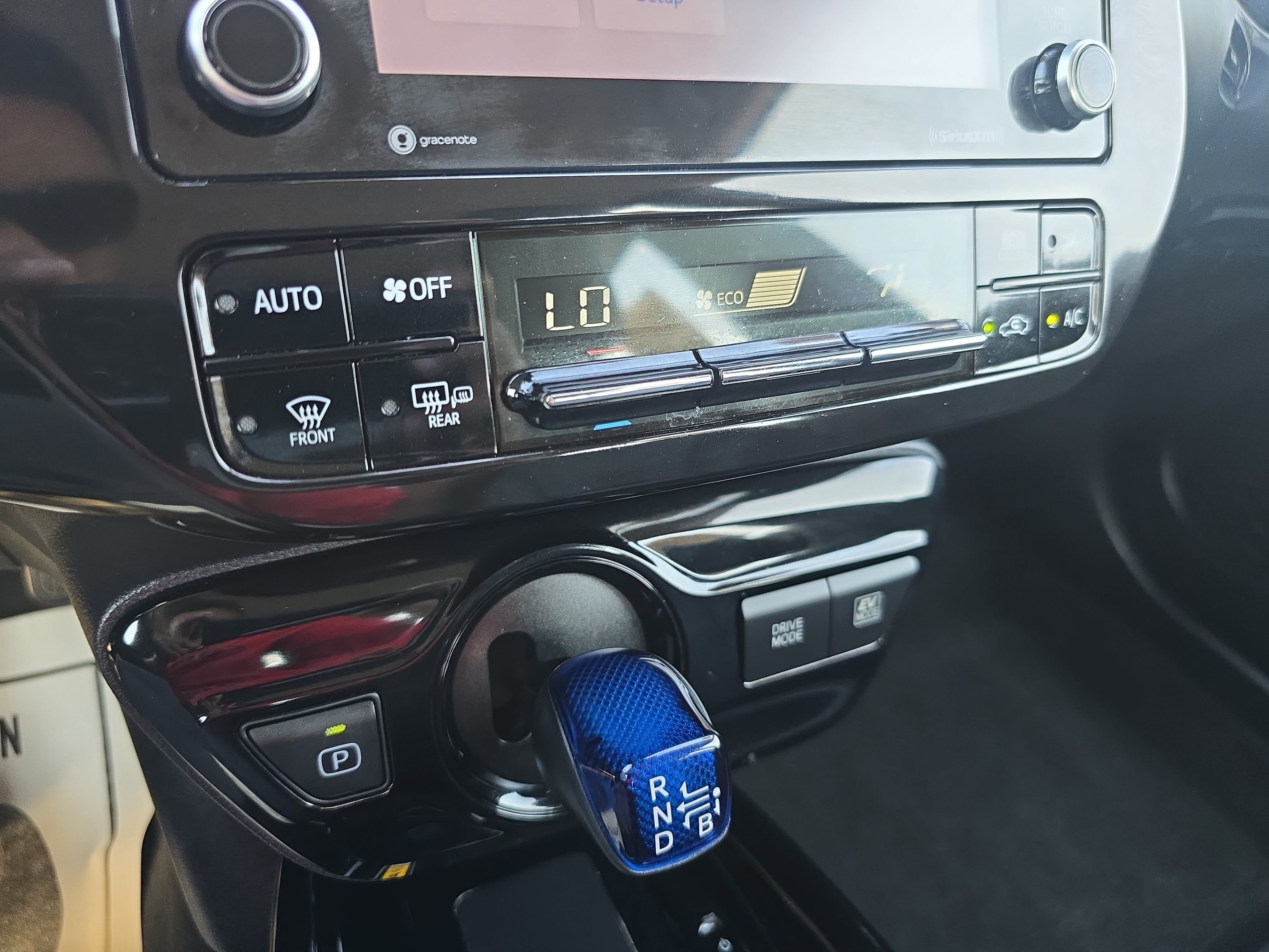 Used 2022 Toyota Prius FWD image 23