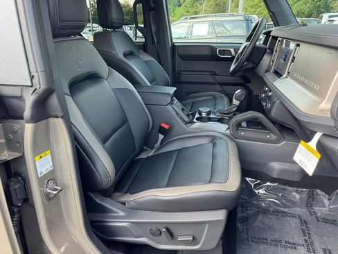 New 2025 Ford Bronco Outer Banks w/ Sasquatch Package image 25