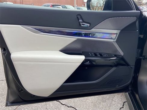 Certified 2023 BMW 760i xDrive w/ Parking Assistance Package image 23