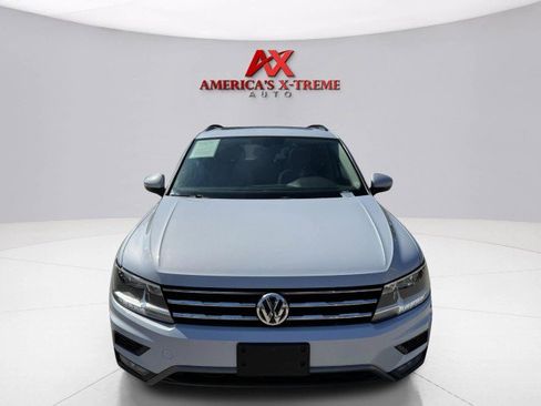 Used 2018 Volkswagen Tiguan SE w/ Panoramic Sunroof Package image 8