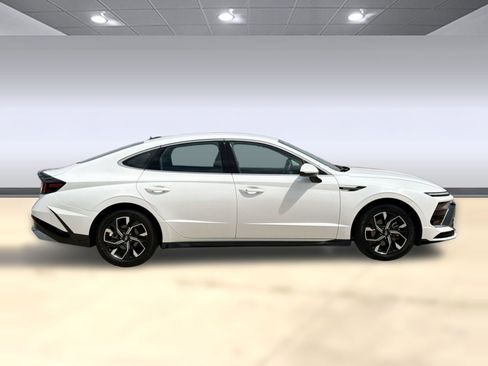 Used 2025 Hyundai Sonata SEL FWD image 8