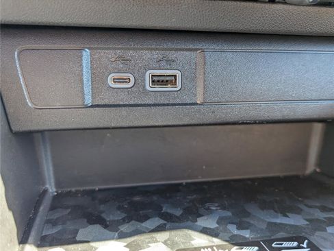 Used 2025 Chevrolet Colorado Z71 w/ Midnight Edition image 25